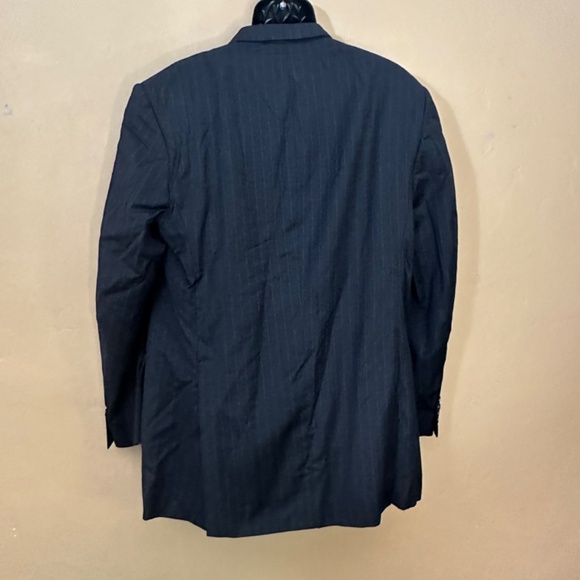 Burberry Dark Gray Pinstriped Blazer 46L 100% Wool Gently worn 2 button - Picture 3 of 4